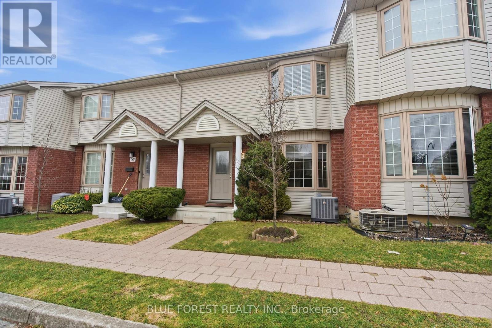 58 - 70 Chapman Court, London North, Ontario  N6G 4Z4 - Photo 2 - X12954590