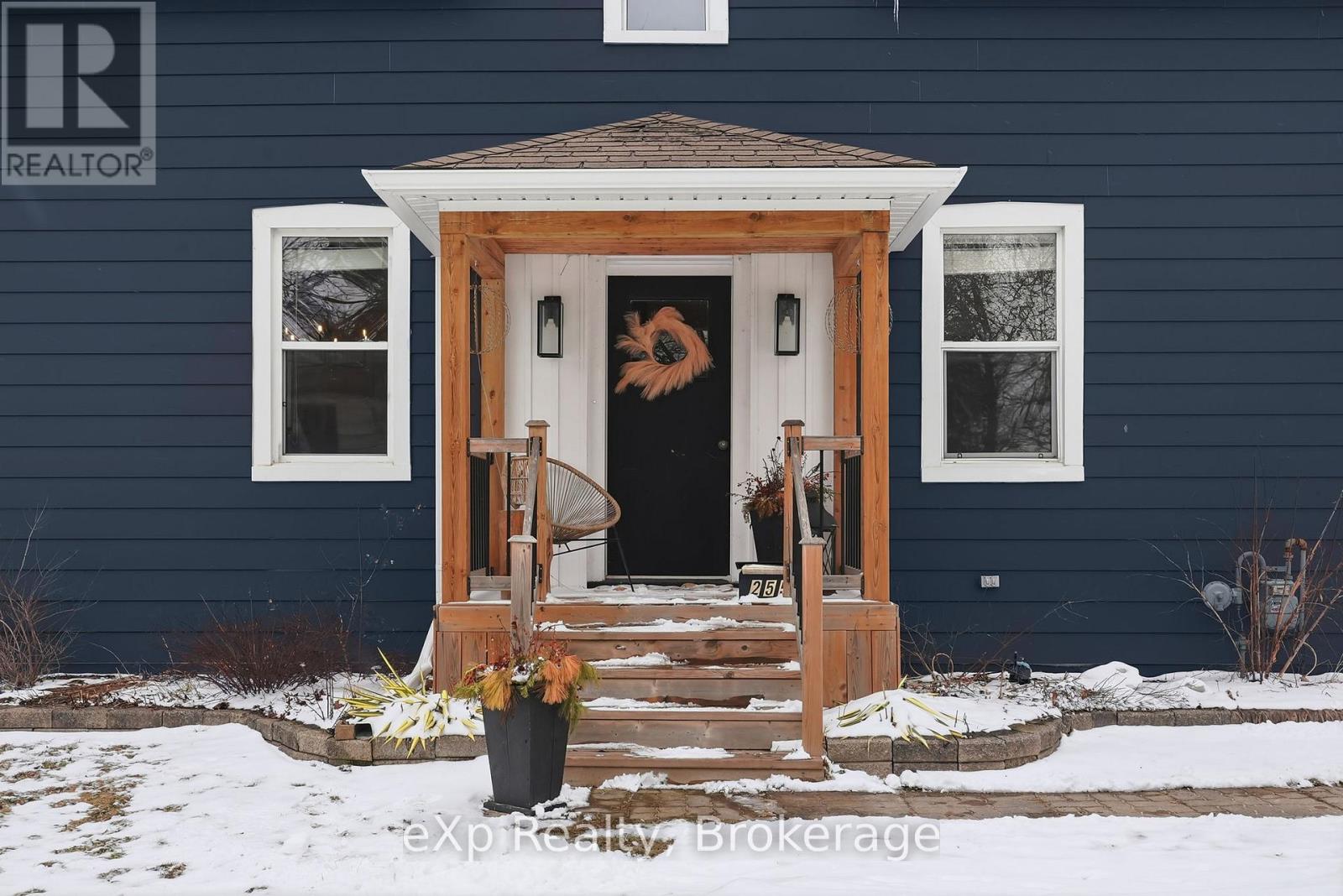 255 Waterloo Street, Wellington North, Ontario  N0G 2L3 - Photo 5 - X12953718