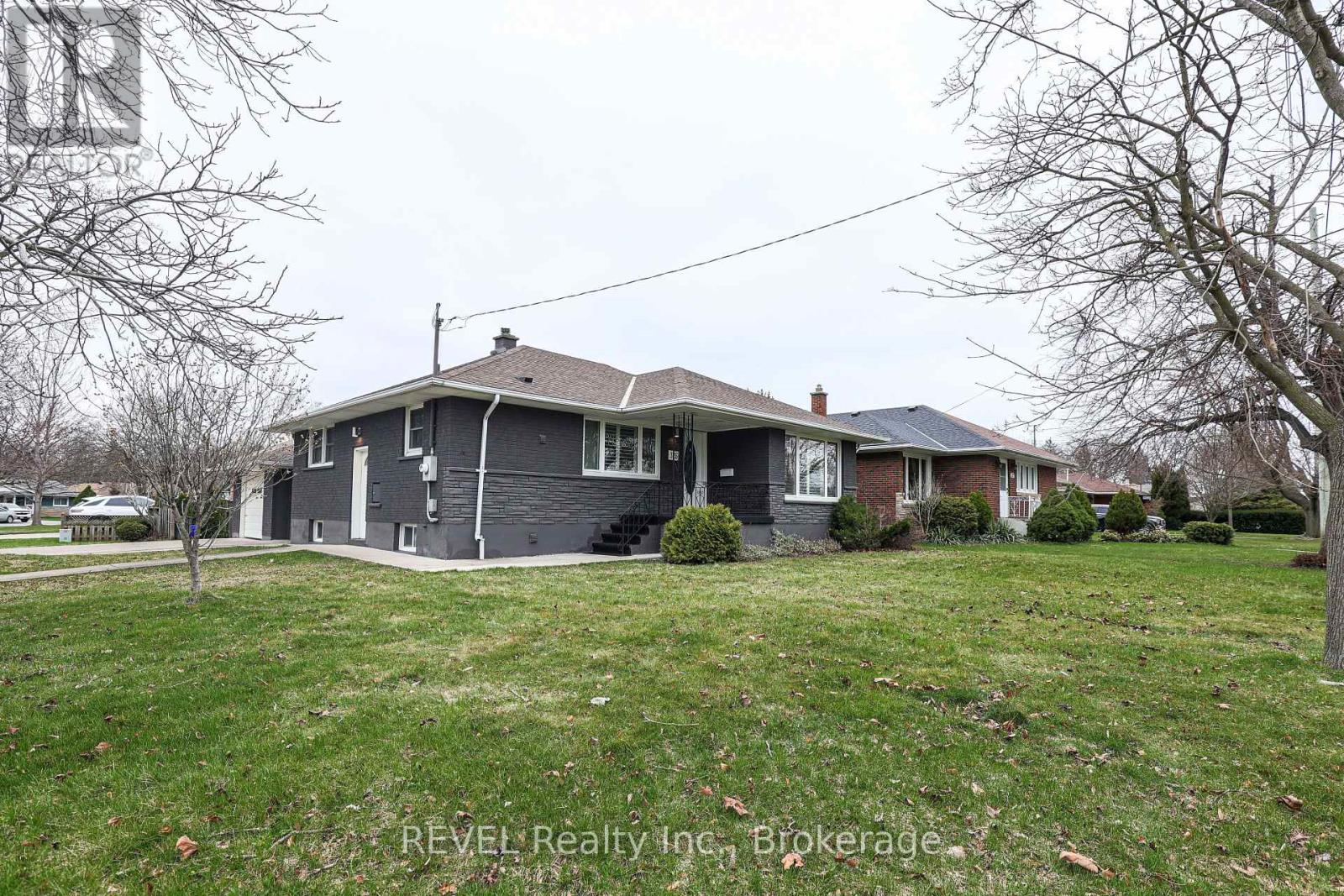 325 Grantham Avenue, St. Catharines, Ontario  L2M 5A8 - Photo 2 - X12954588