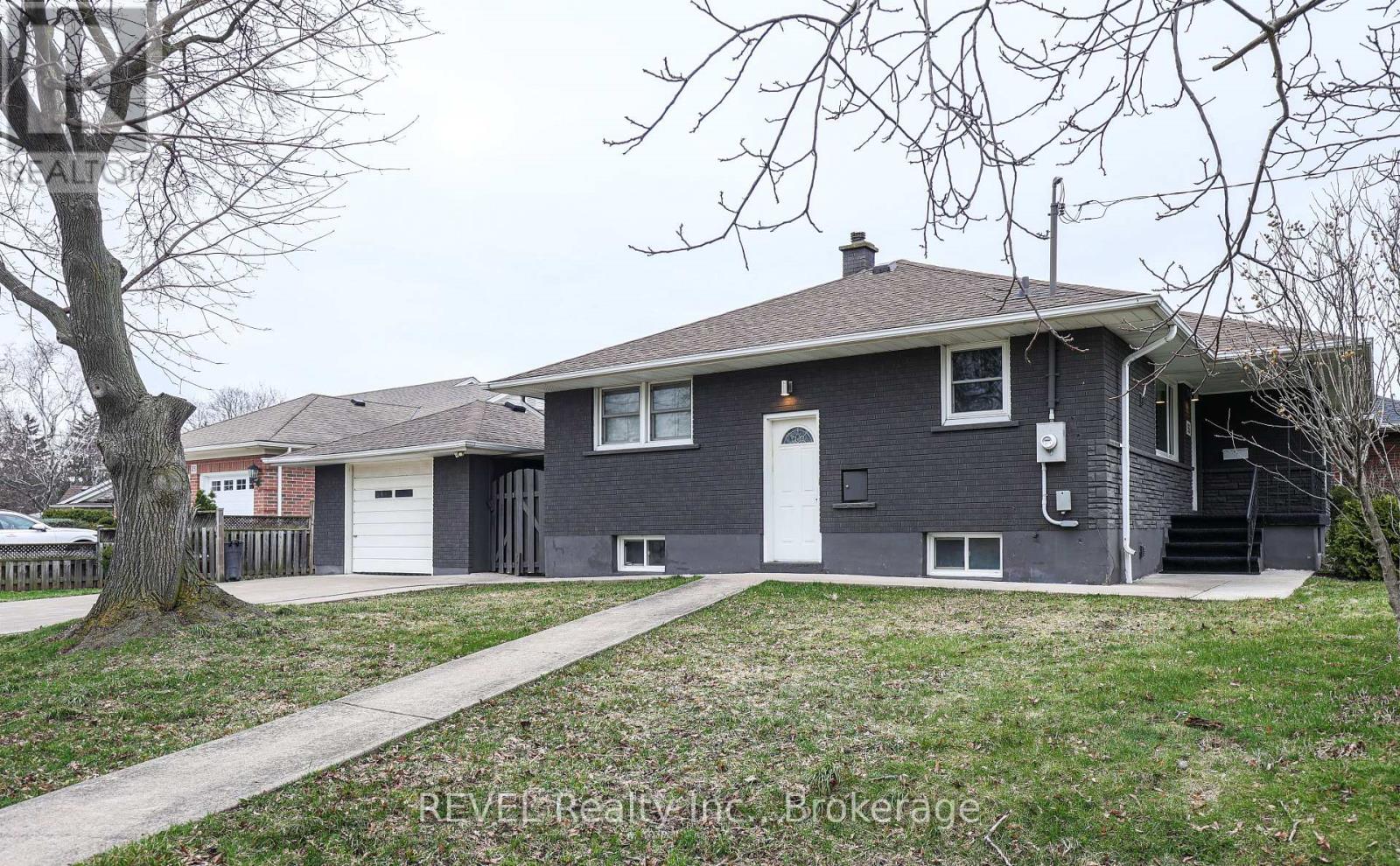 325 Grantham Avenue, St. Catharines, Ontario  L2M 5A8 - Photo 4 - X12954588