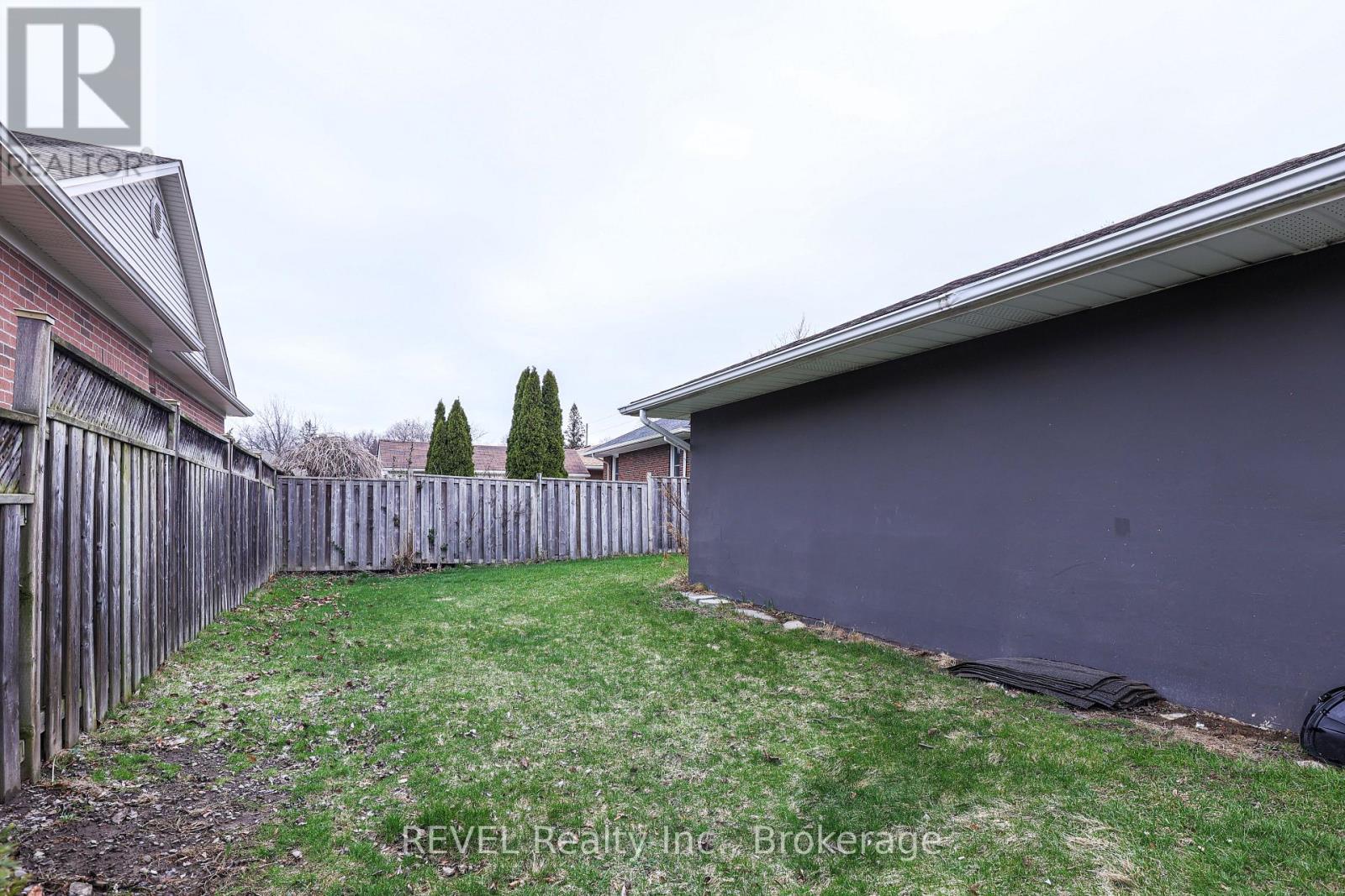 325 Grantham Avenue, St. Catharines, Ontario  L2M 5A8 - Photo 6 - X12954588