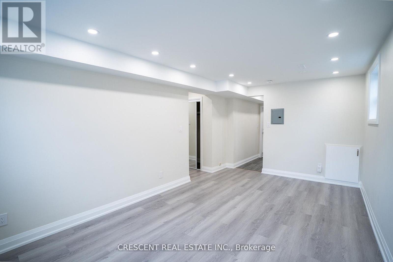 1 - 19 Queen Street W, Mississauga, Ontario  L5H 1L5 - Photo 2 - W12851508