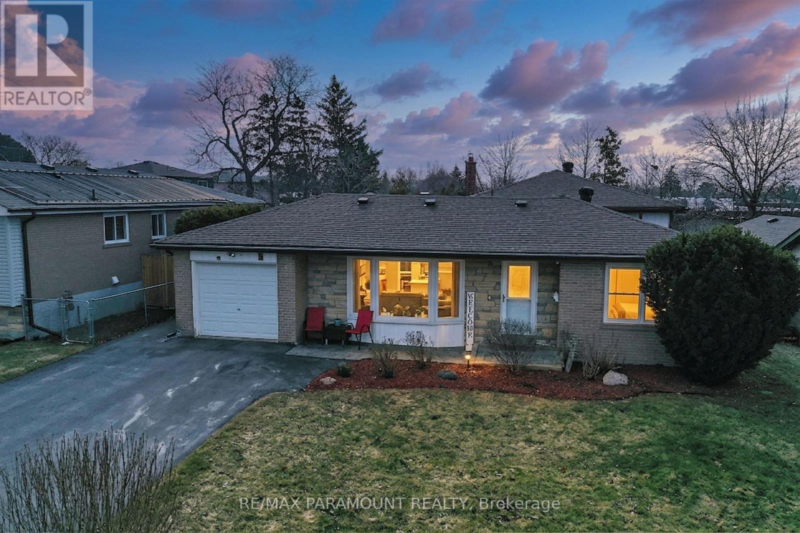 5 Cavendish Crescent, Brampton, Ontario  L6T 1Z3 - Photo 2 - W12922956