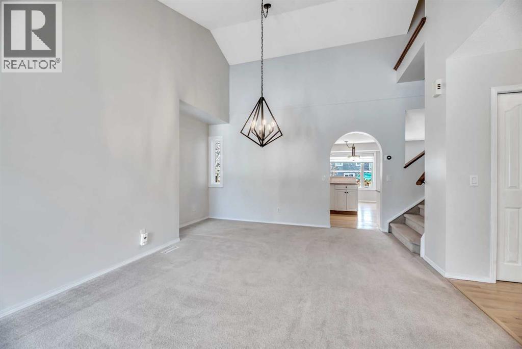 167 Douglasbank Mews Se, Calgary, Alberta  T2Z 2J5 - Photo 11 - A2298445