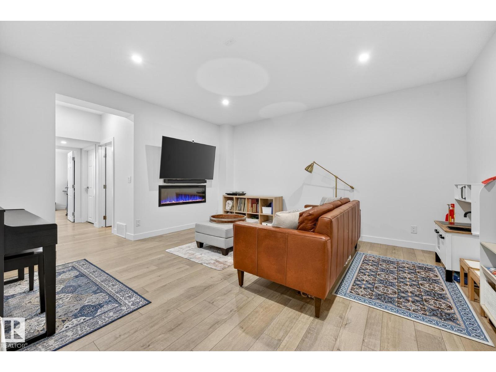 1015 East Bend Nw, Edmonton, Alberta  T6M 0V4 - Photo 34 - E4480472