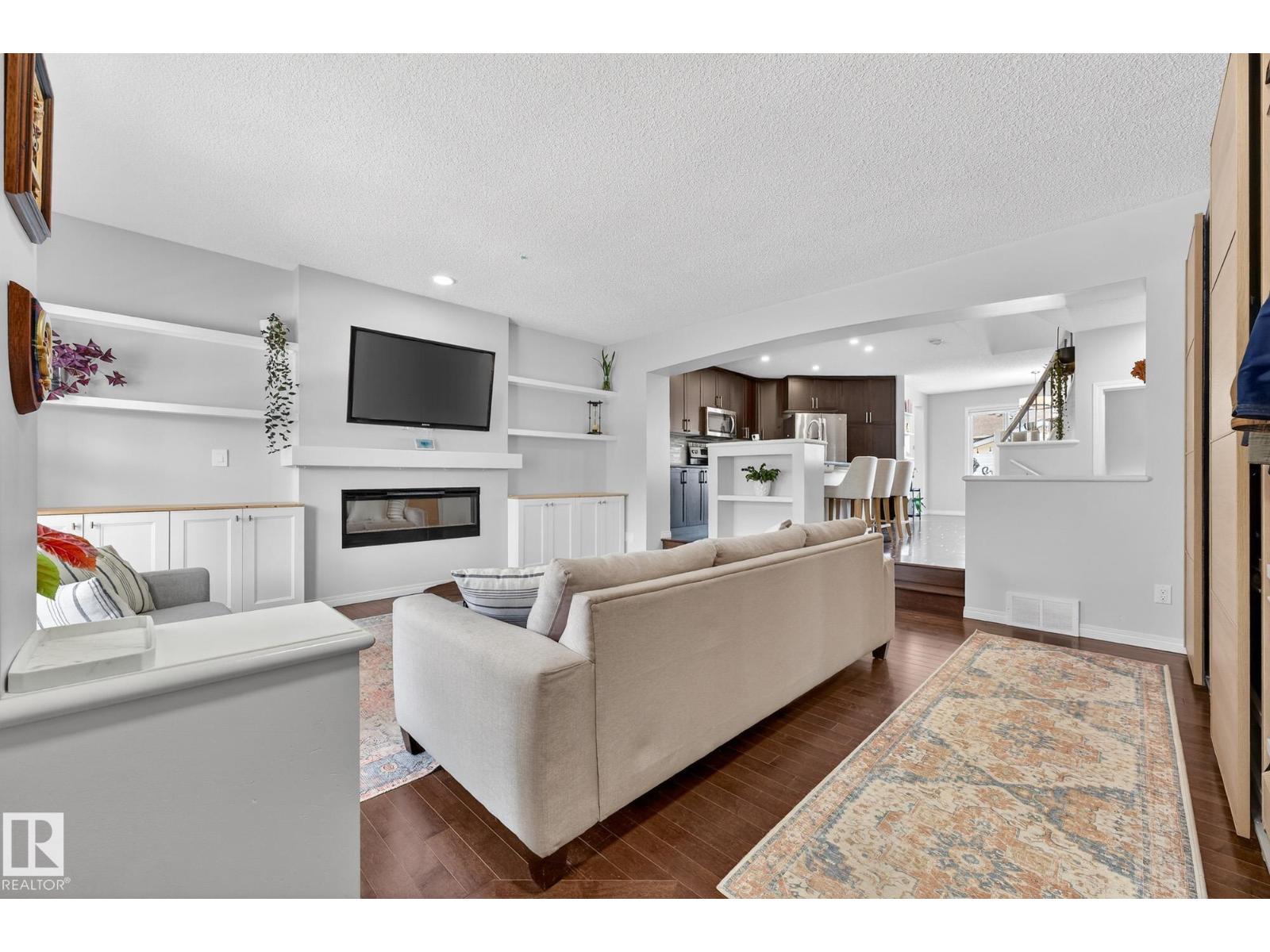 1015 East Bend Nw, Edmonton, Alberta  T6M 0V4 - Photo 5 - E4480472