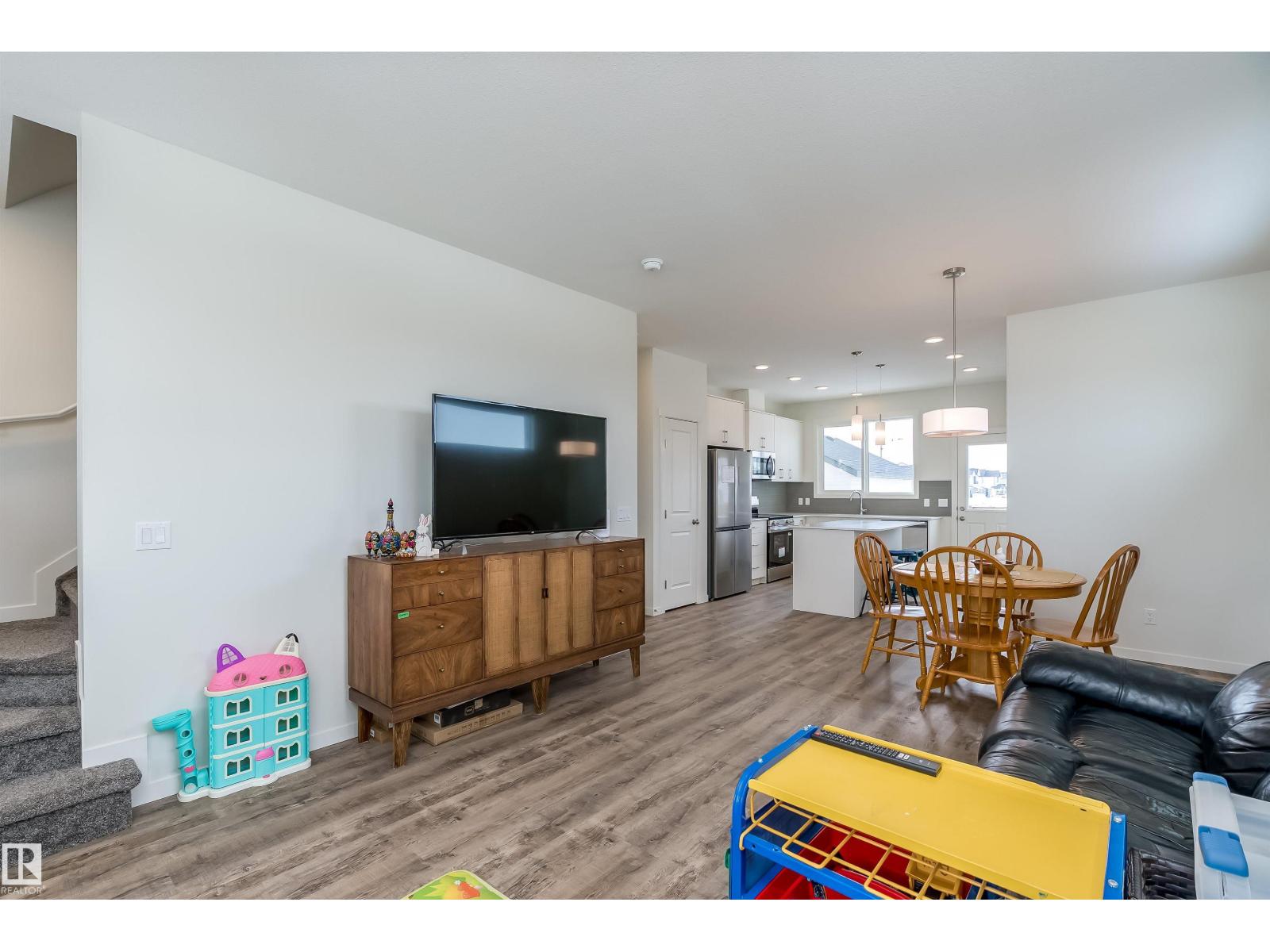 330 Edgemont Dr Nw, Edmonton, Alberta  T6M 3G7 - Photo 9 - E4480475