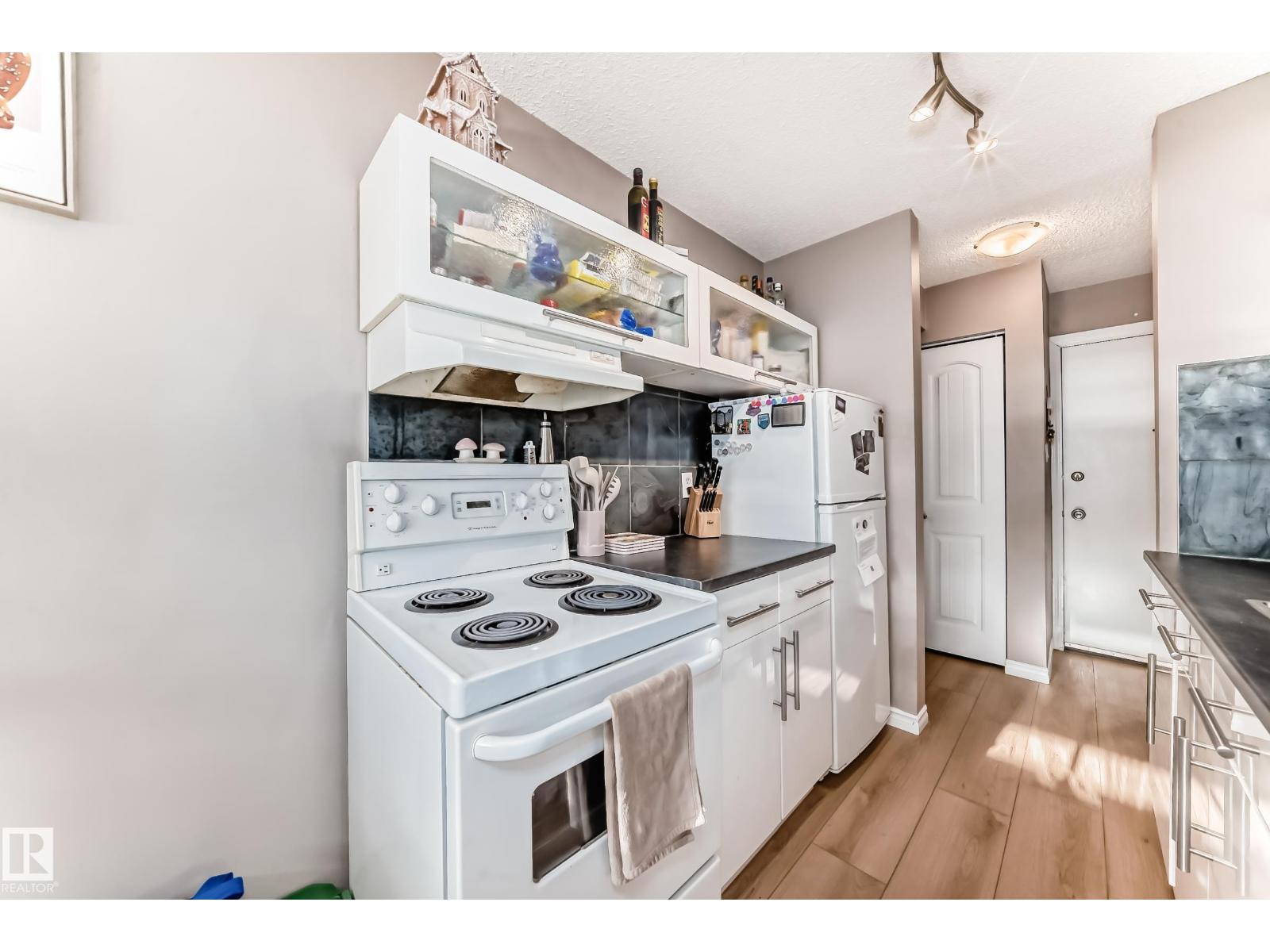 #102 10149 83 Av Nw, Edmonton, Alberta  T6E 2C5 - Photo 10 - E4480476