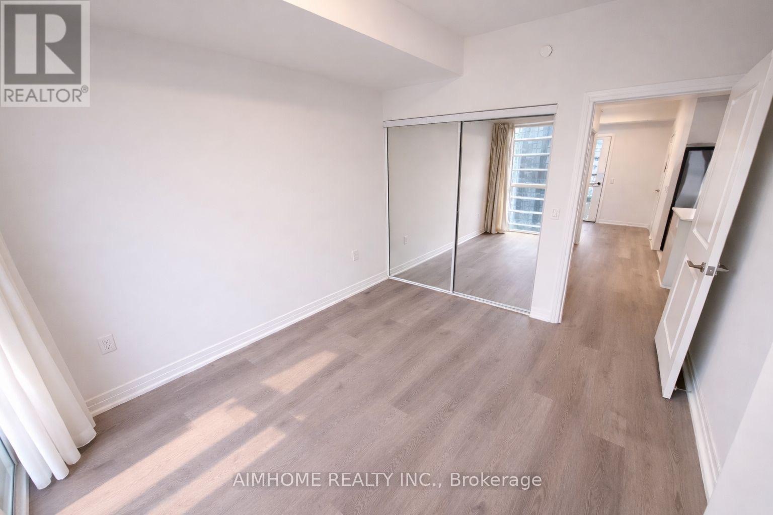 2904 - 15 Watergarden Drive, Mississauga, Ontario  L5R 0H4 - Photo 18 - W12946994