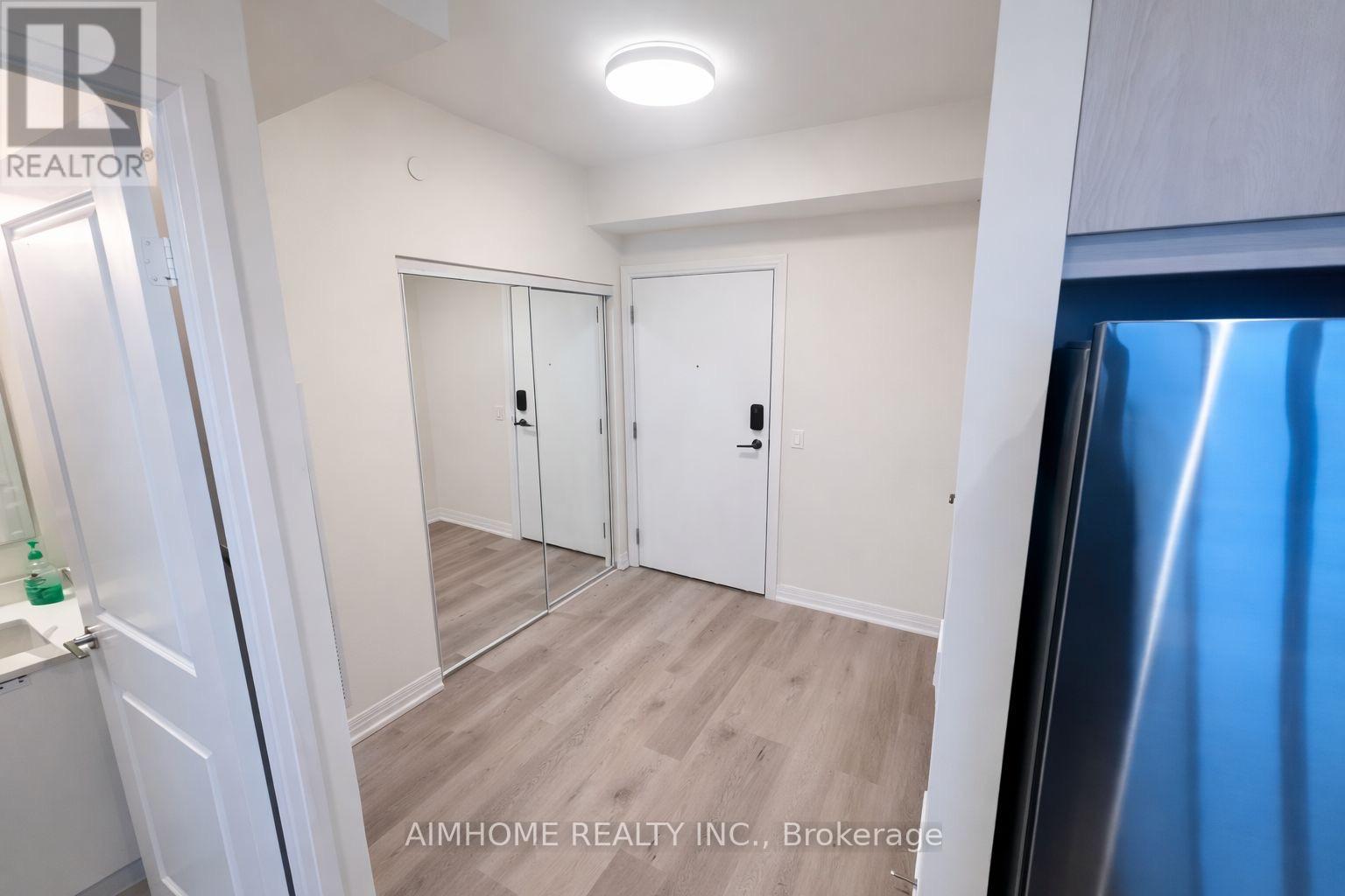 2904 - 15 Watergarden Drive, Mississauga, Ontario  L5R 0H4 - Photo 7 - W12946994