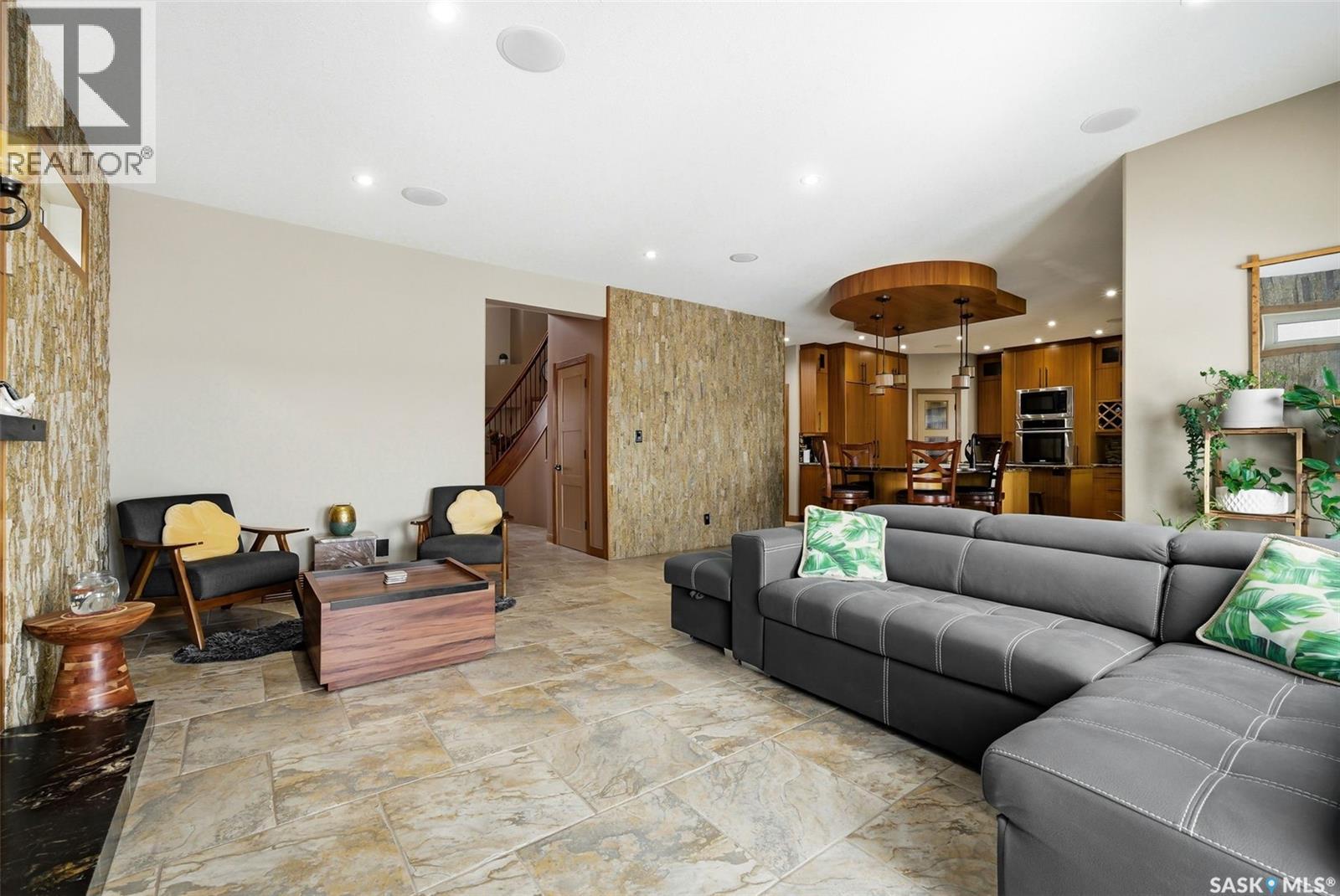 7502 Lilac Place, Regina, Saskatchewan  S4Y 0B3 - Photo 3 - SK030941