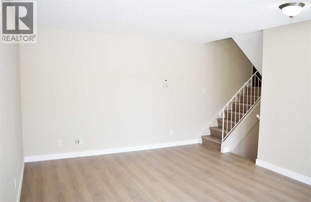 4, 4740 Dalton Drive Nw, Calgary, Alberta T3A 2H4 - Photo 3 - A2288149