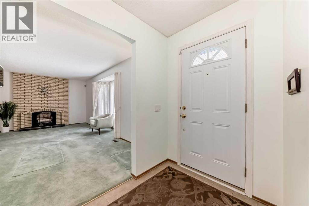 752 Cedarille Way Sw, Calgary, Alberta  T2W 2G7 - Photo 3 - A2295915