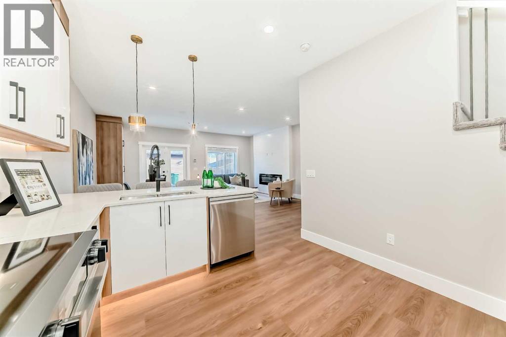 722 53 Avenue SW, Calgary, Alberta  T2V 0C3 - Photo 10 - A2297275