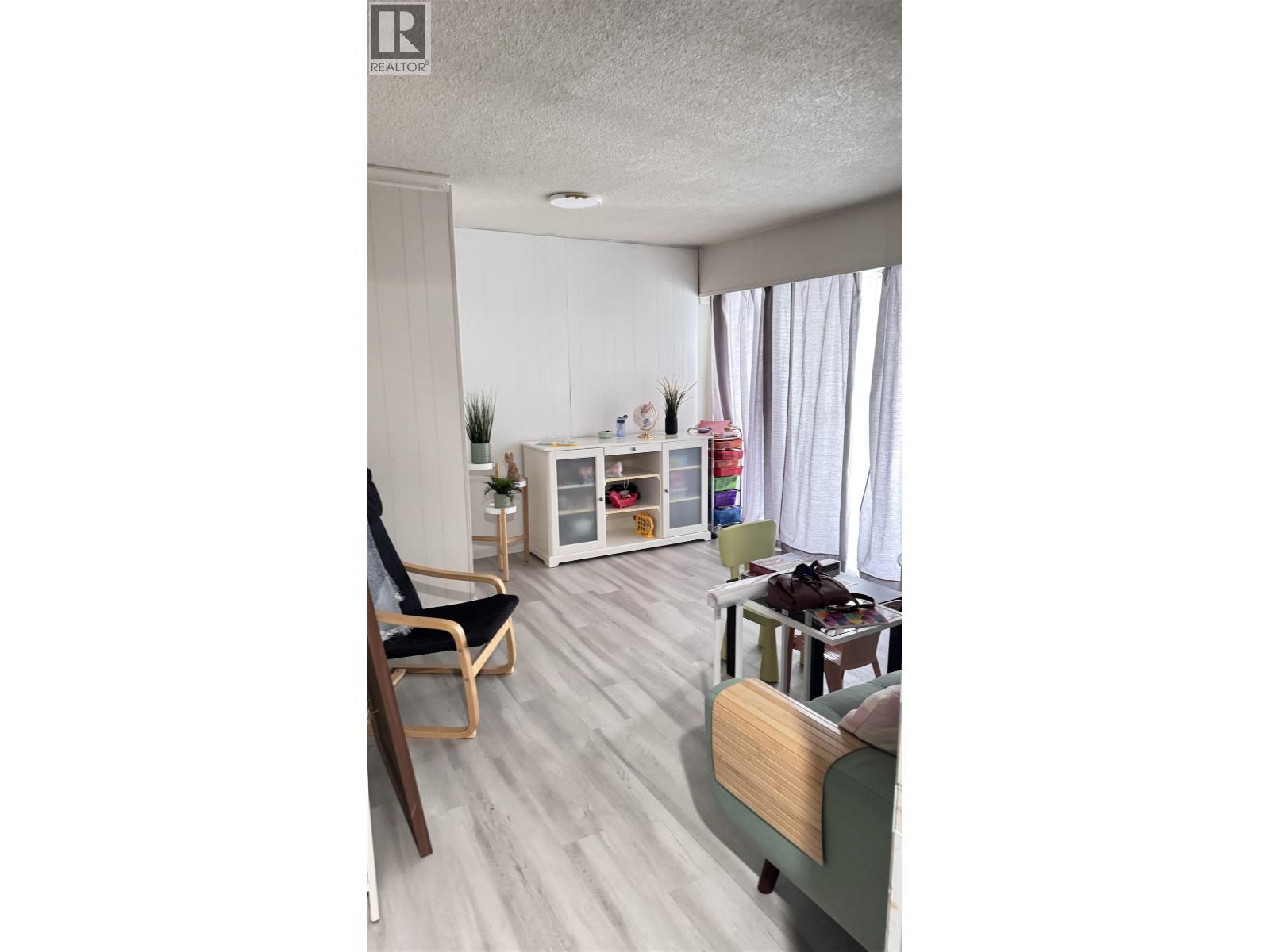 4383 Pinewood Crescent, Burnaby, British Columbia  V5G 2J7 - Photo 12 - R3106820