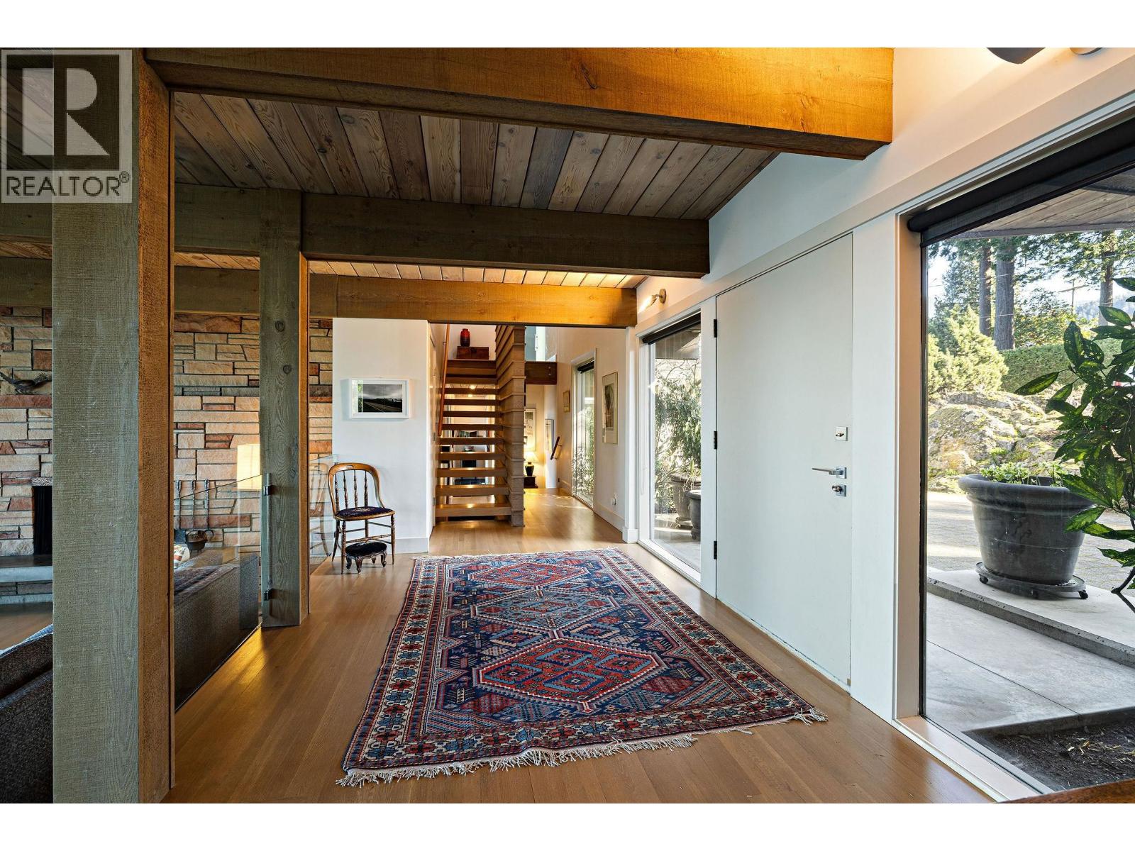 6235 Overstone Drive, West Vancouver, British Columbia  V7W 1X9 - Photo 4 - R3105506