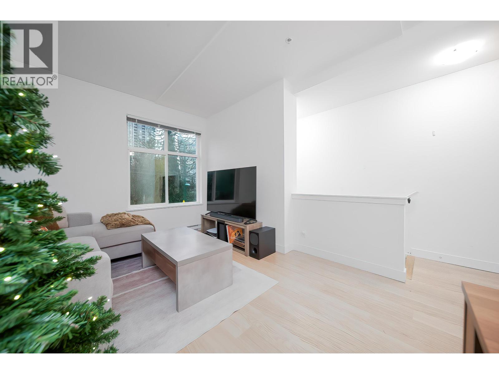 206 7250 18th Avenue, Burnaby, British Columbia  V3N 1H3 - Photo 6 - R3106779