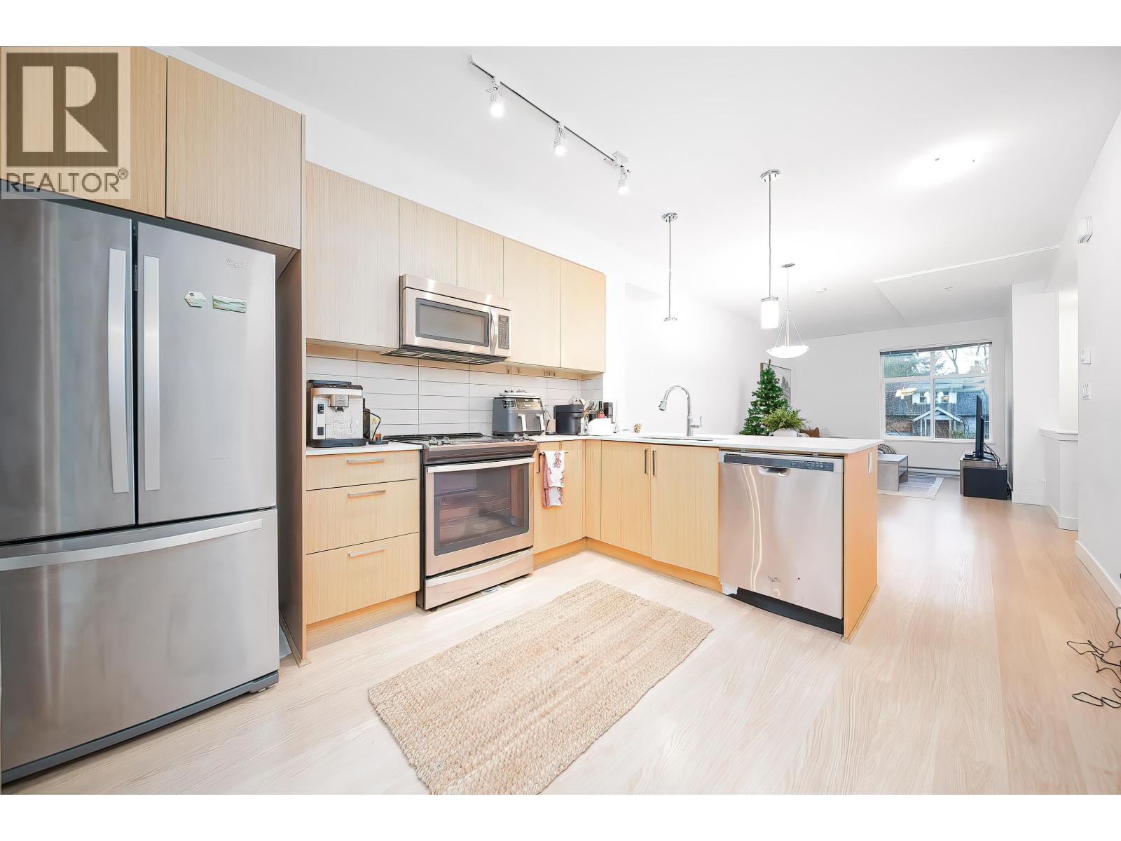 206 7250 18th Avenue, Burnaby, British Columbia  V3N 1H3 - Photo 13 - R3106779