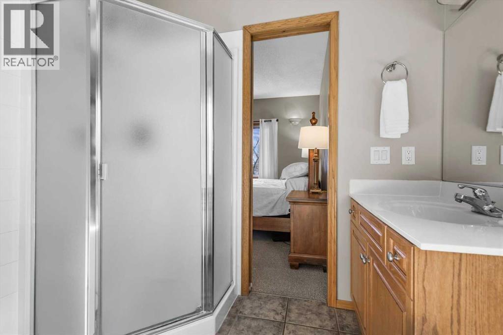 122 West Terrace Place, Cochrane, Alberta  T4C 1S2 - Photo 20 - A2295833