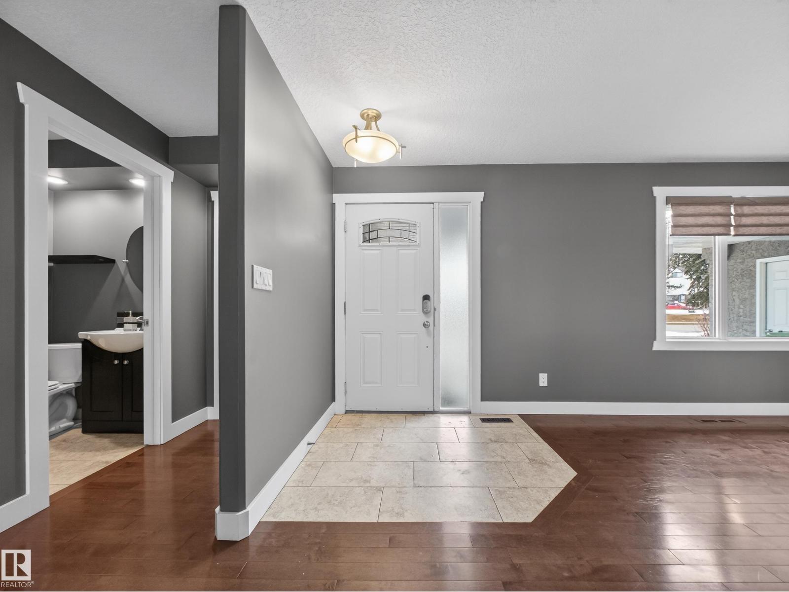 82 Mission Av, St. Albert, Alberta  T8N 1H5 - Photo 5 - E4480477