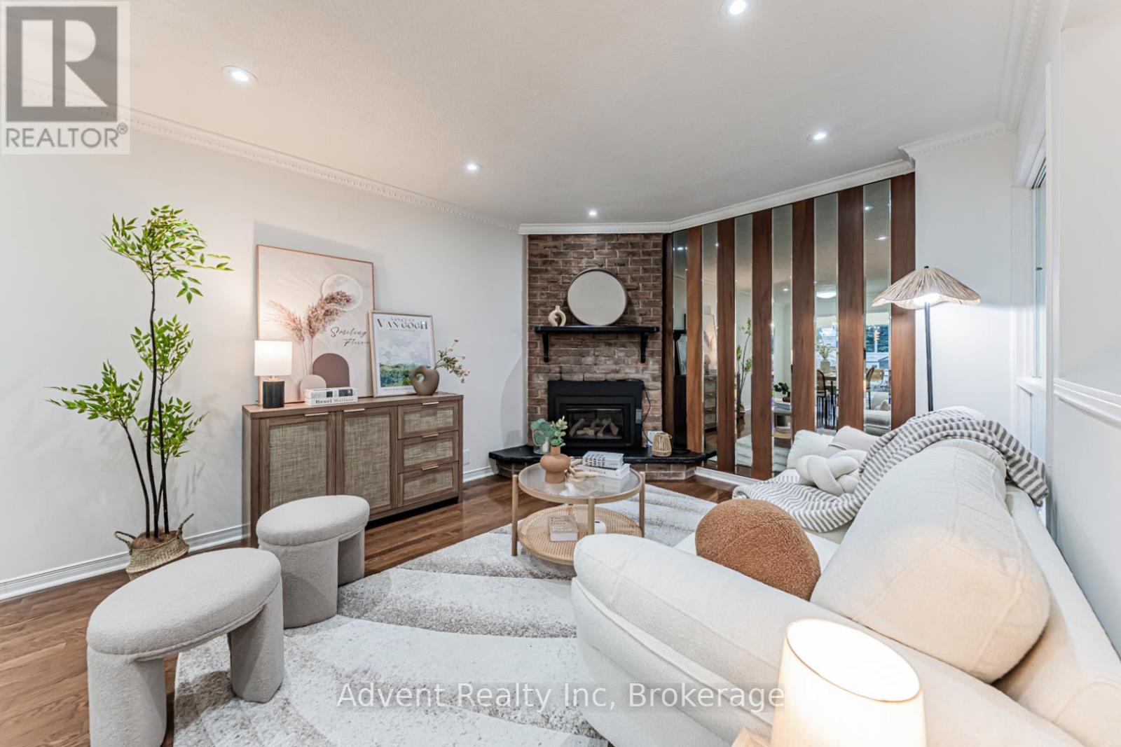 45 Cheeseman Drive, Markham, Ontario  L3R 3G3 - Photo 2 - N12950894