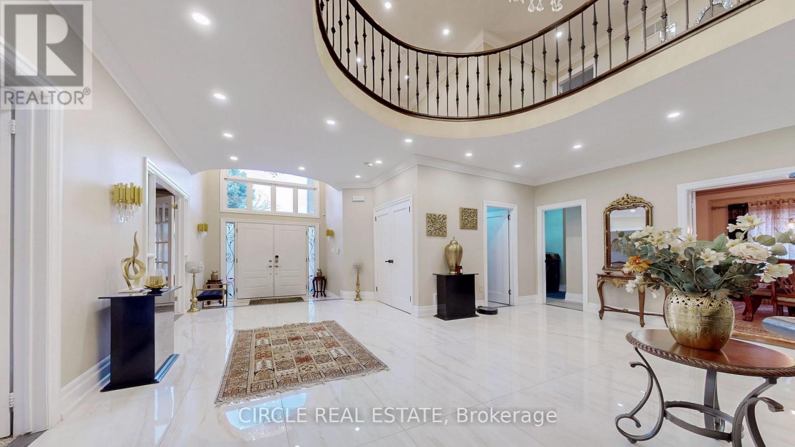 5351 Forest Ridge Drive, Mississauga, Ontario  L5M 5B4 - Photo 4 - W12954614