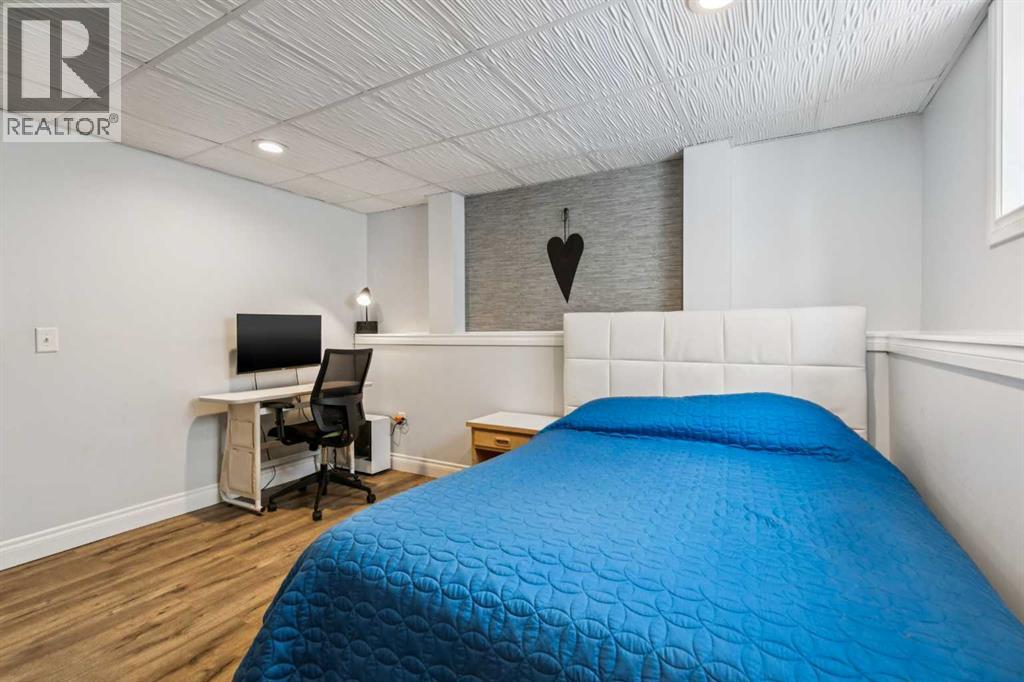 225 Somerset Drive SW, Calgary, Alberta  T2Y 3K2 - Photo 27 - A2298806