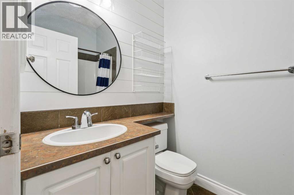 225 Somerset Drive SW, Calgary, Alberta  T2Y 3K2 - Photo 19 - A2298806