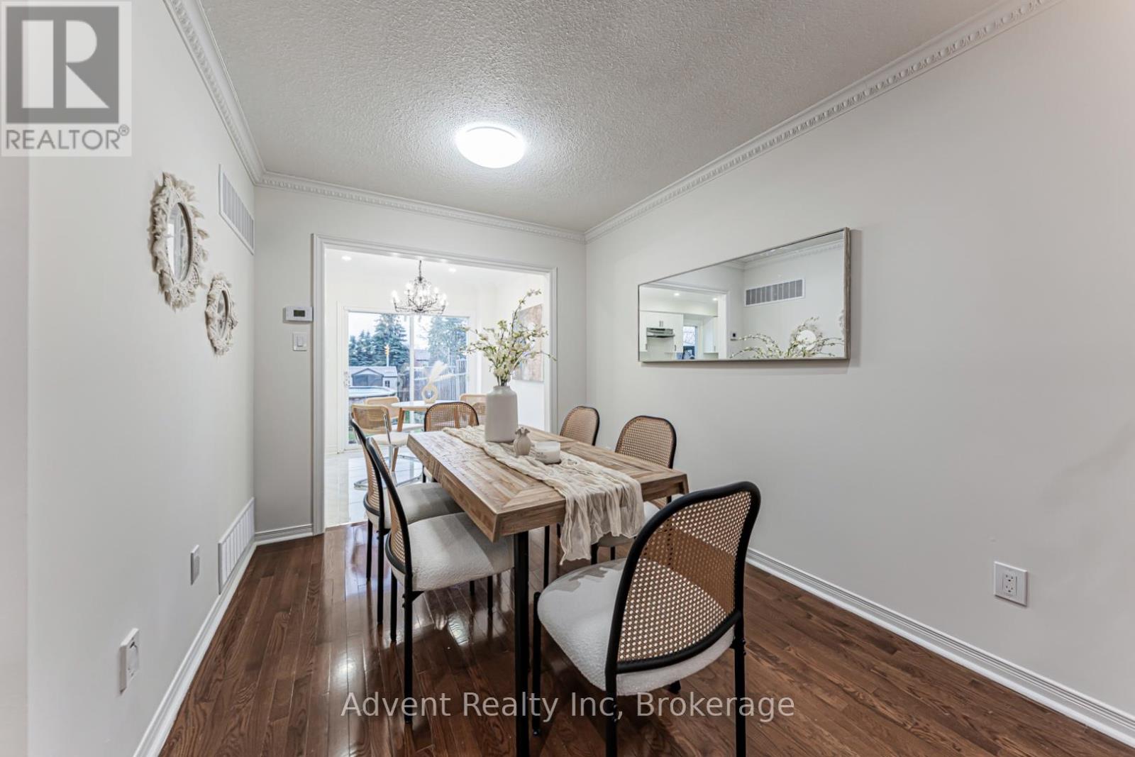 45 Cheeseman Drive, Markham, Ontario  L3R 3G3 - Photo 6 - N12950894