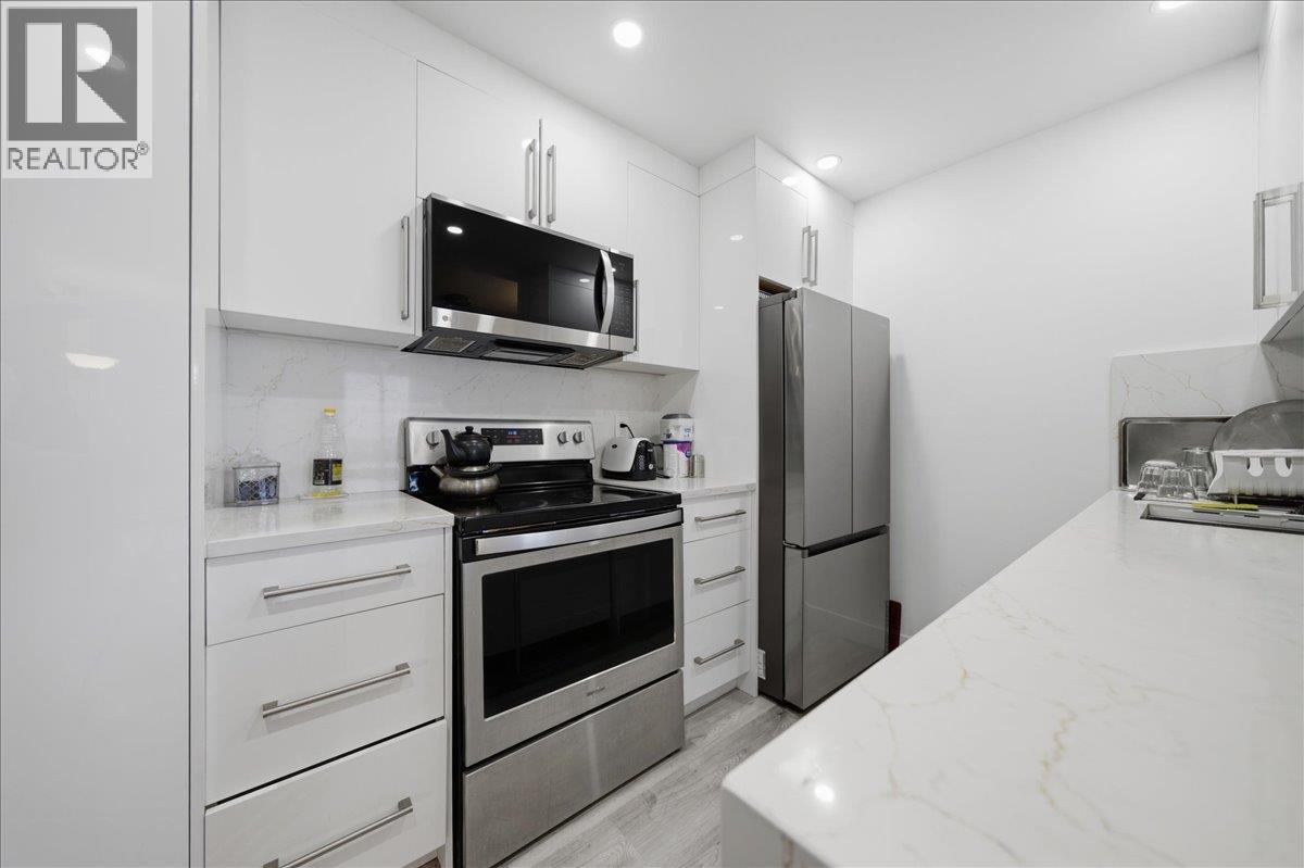 1301 2004 Fullerton Avenue, North Vancouver, British Columbia  V7P 3G8 - Photo 9 - R3088279