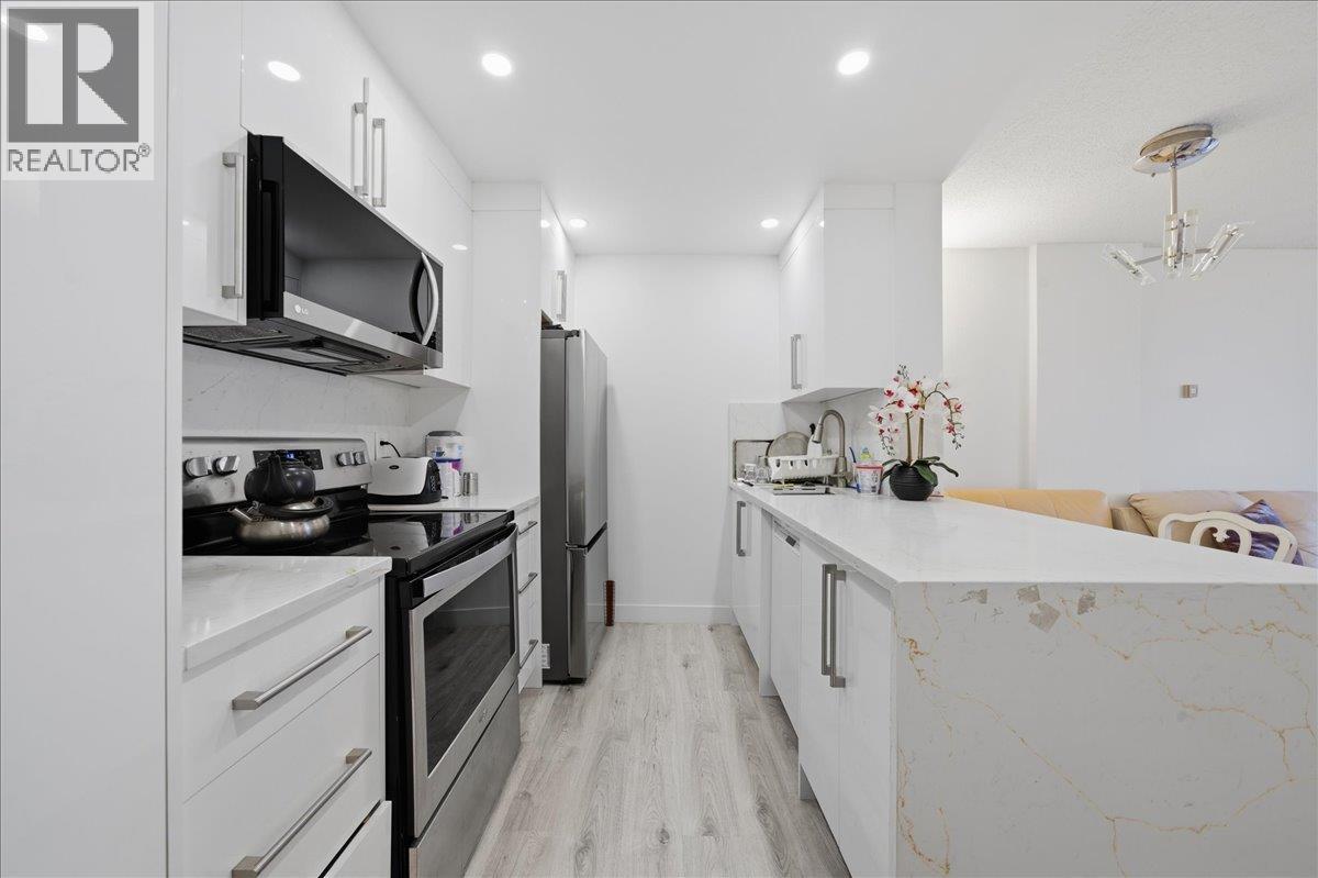 1301 2004 Fullerton Avenue, North Vancouver, British Columbia  V7P 3G8 - Photo 8 - R3088279