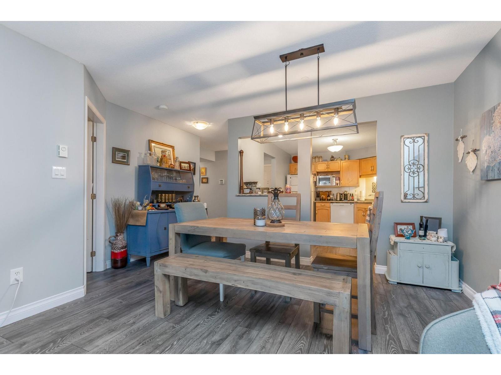 102 33280 E Bourquin Crescent, Abbotsford, British Columbia  V2S 7K2 - Photo 7 - R3082610