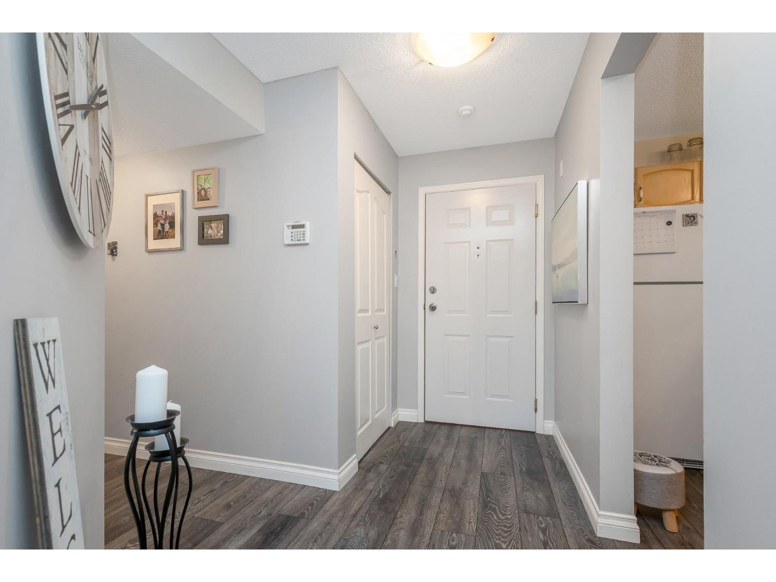 102 33280 E Bourquin Crescent, Abbotsford, British Columbia  V2S 7K2 - Photo 4 - R3082610