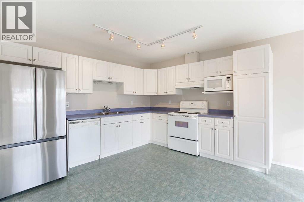 537 Epiphany Bay, Rural Rocky View County, Alberta  T1X 1G6 - Photo 6 - A2285051