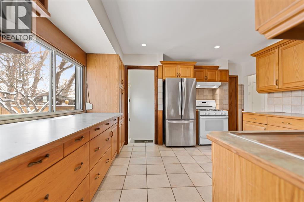 3414 31 Street Sw, Calgary, Alberta  T3C 3K8 - Photo 12 - A2293889