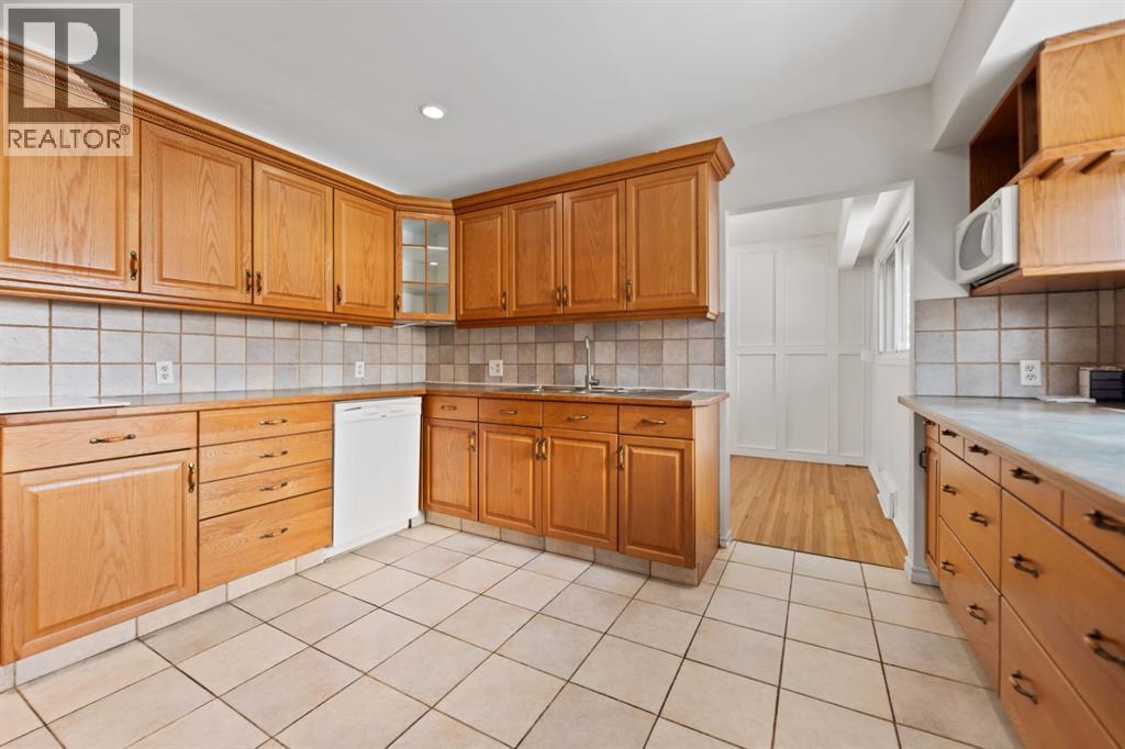 3414 31 Street Sw, Calgary, Alberta  T3C 3K8 - Photo 14 - A2293889