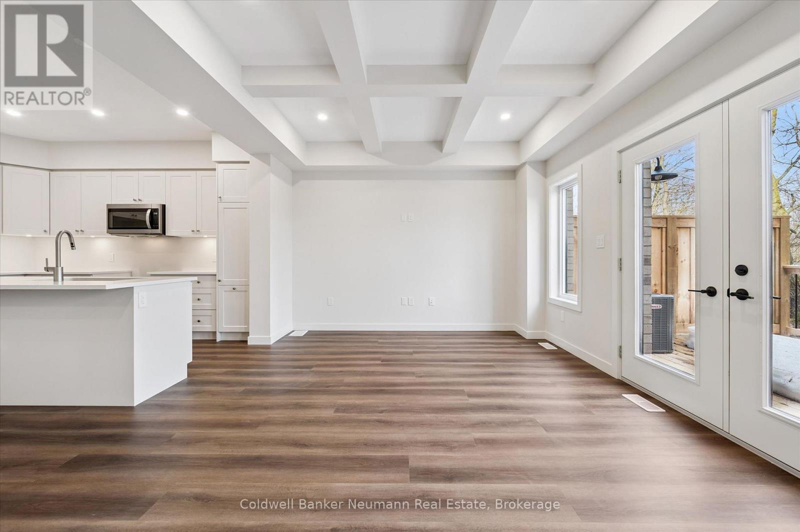 30 Fieldstone Lane, Centre Wellington, Ontario  N0B 1S0 - Photo 4 - X12954648