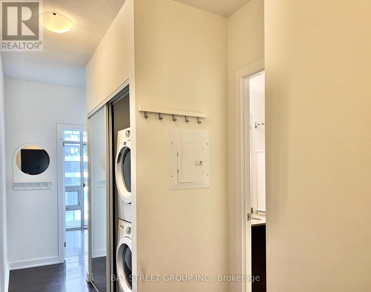 1811 - 33 Charles Street E, Toronto, Ontario  M4Y 0A2 - Photo 10 - C12954686