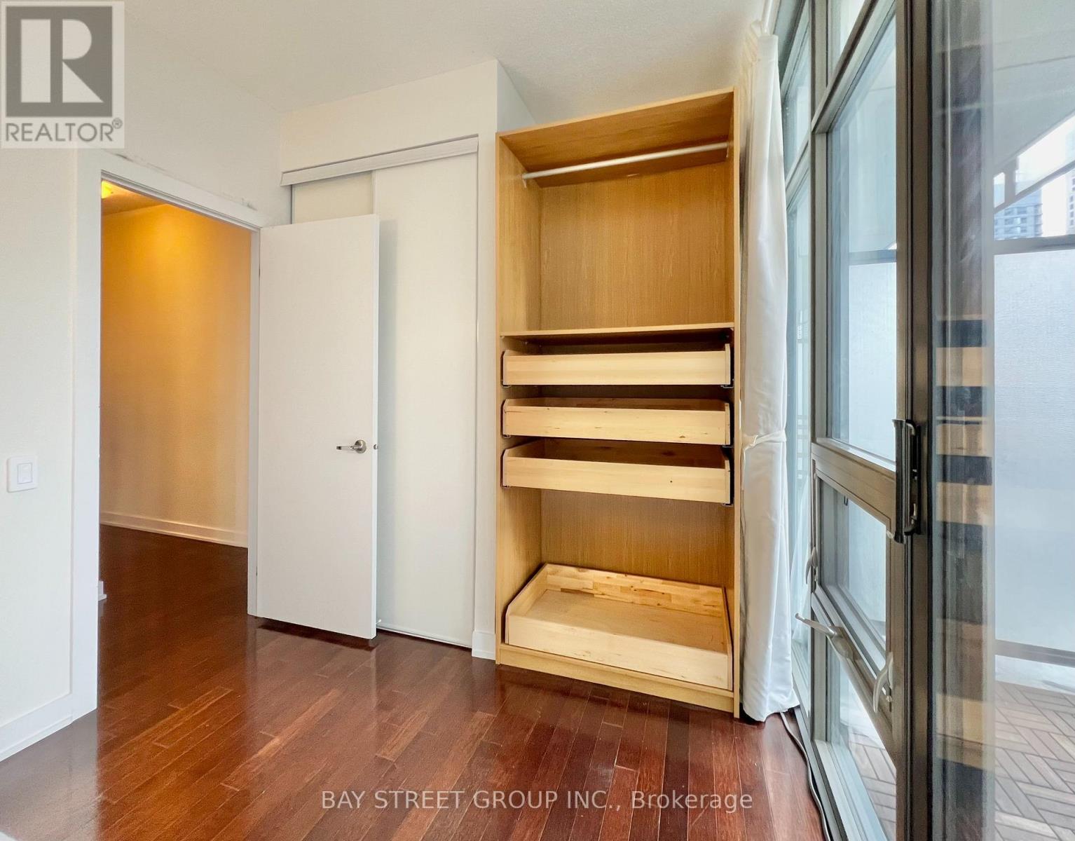 1811 - 33 Charles Street E, Toronto, Ontario  M4Y 0A2 - Photo 22 - C12954686