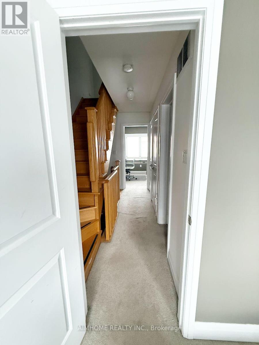 38 Raffeix Lane, Toronto, Ontario  M5A 0G5 - Photo 15 - C12954694