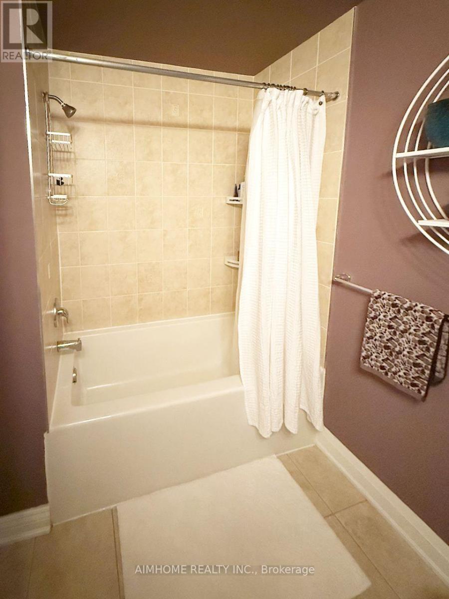 38 Raffeix Lane, Toronto, Ontario  M5A 0G5 - Photo 17 - C12954694