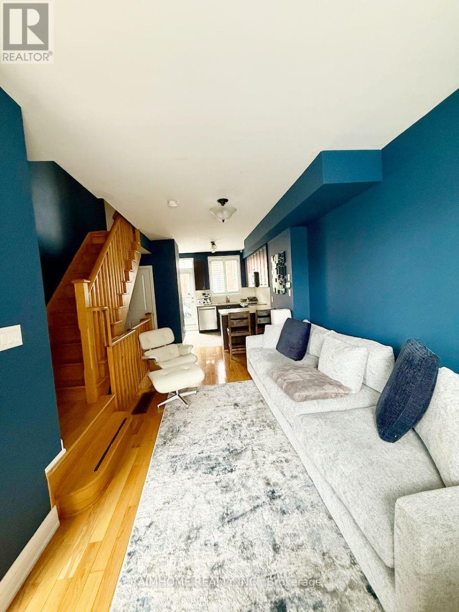 38 Raffeix Lane, Toronto, Ontario  M5A 0G5 - Photo 2 - C12954694