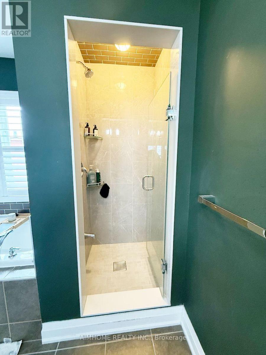 38 Raffeix Lane, Toronto, Ontario  M5A 0G5 - Photo 22 - C12954694