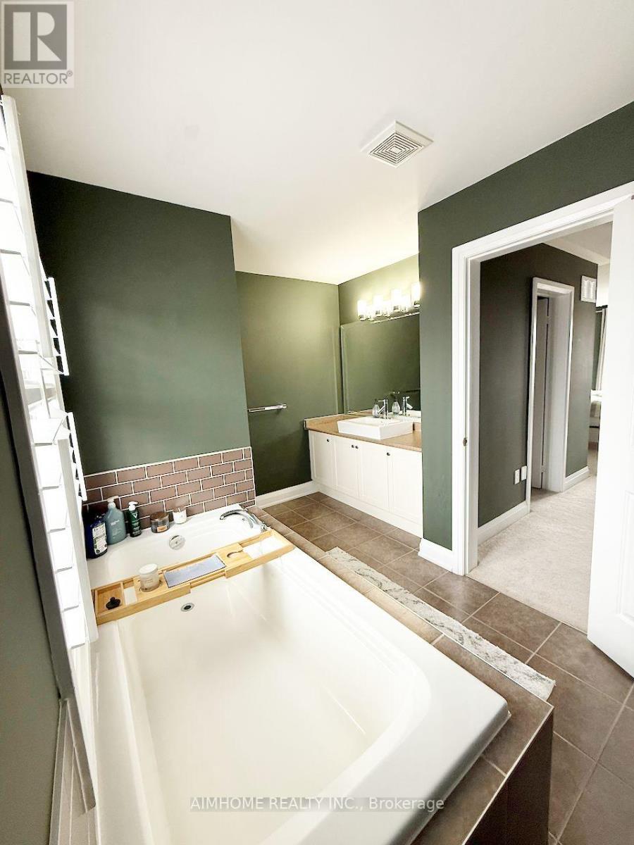 38 Raffeix Lane, Toronto, Ontario  M5A 0G5 - Photo 23 - C12954694