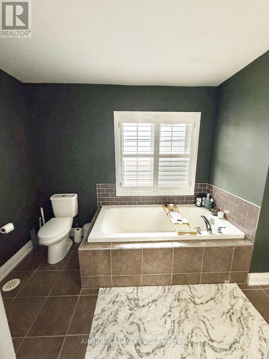 38 Raffeix Lane, Toronto, Ontario  M5A 0G5 - Photo 25 - C12954694