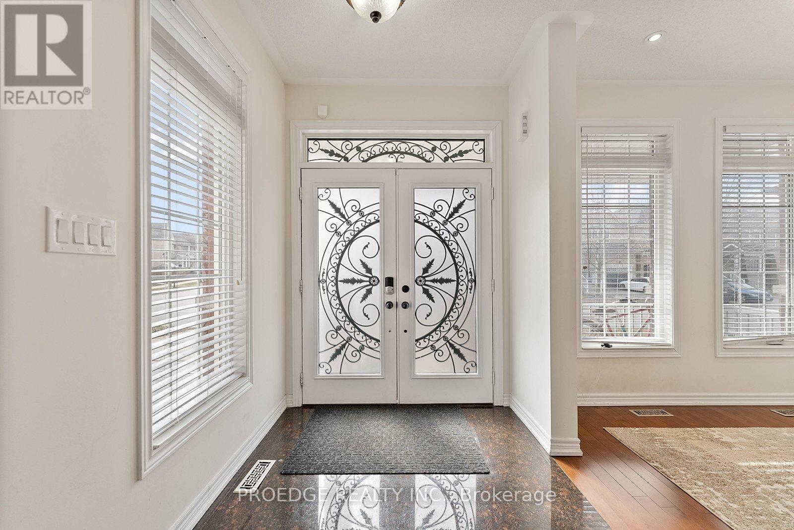 76 Bernbridge Road, Markham, Ontario  L6B 0S6 - Photo 4 - N12954666