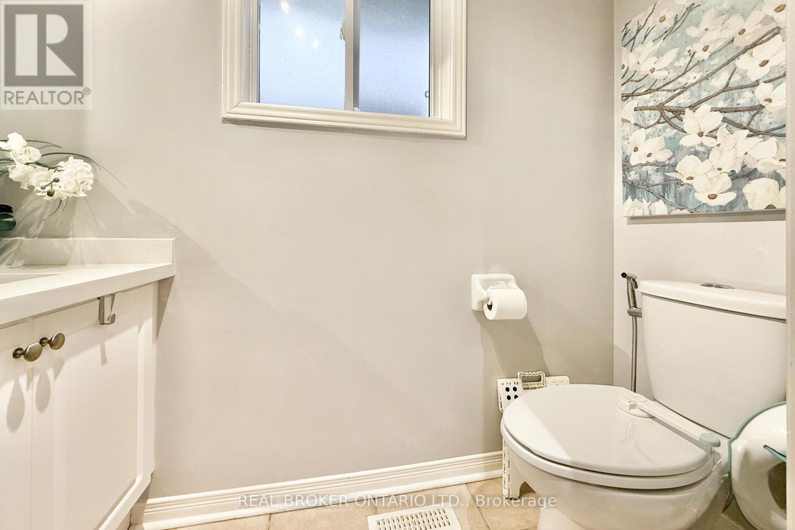 46 Revelstoke Crescent, Richmond Hill, Ontario  L4B 4T2 - Photo 12 - N12954678