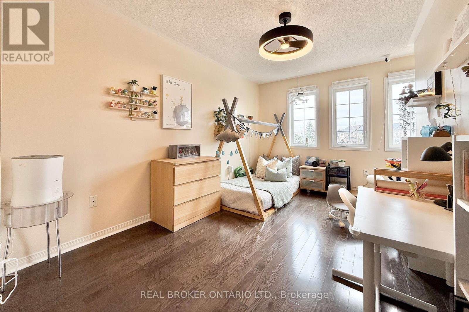 46 Revelstoke Crescent, Richmond Hill, Ontario  L4B 4T2 - Photo 18 - N12954678