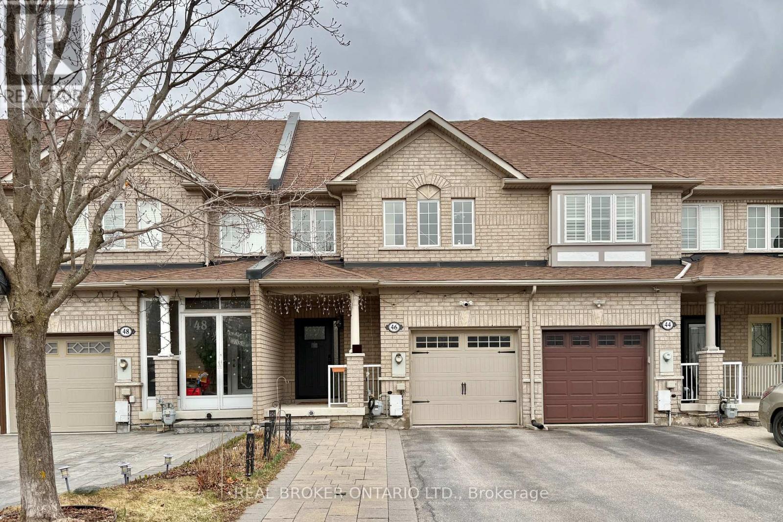 46 Revelstoke Crescent, Richmond Hill, Ontario  L4B 4T2 - Photo 2 - N12954678