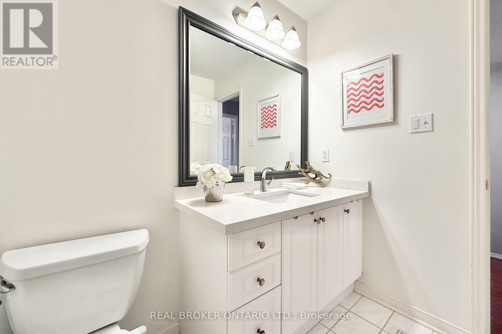 46 Revelstoke Crescent, Richmond Hill, Ontario  L4B 4T2 - Photo 22 - N12954678